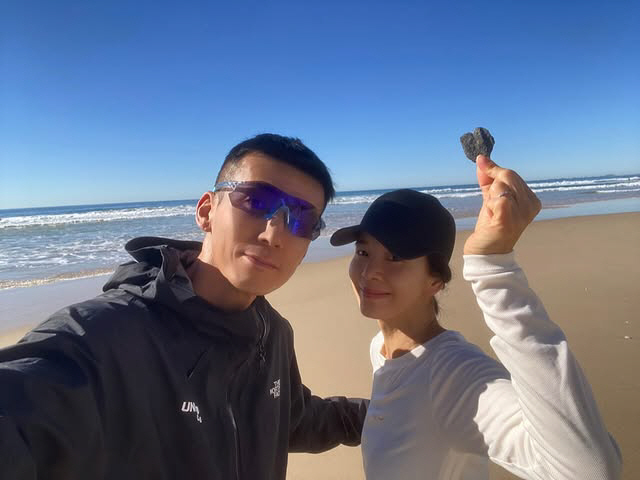 Sean ♥ Jung Hye-young left for Australia. I love you more today, the heart rock I found after 21 years