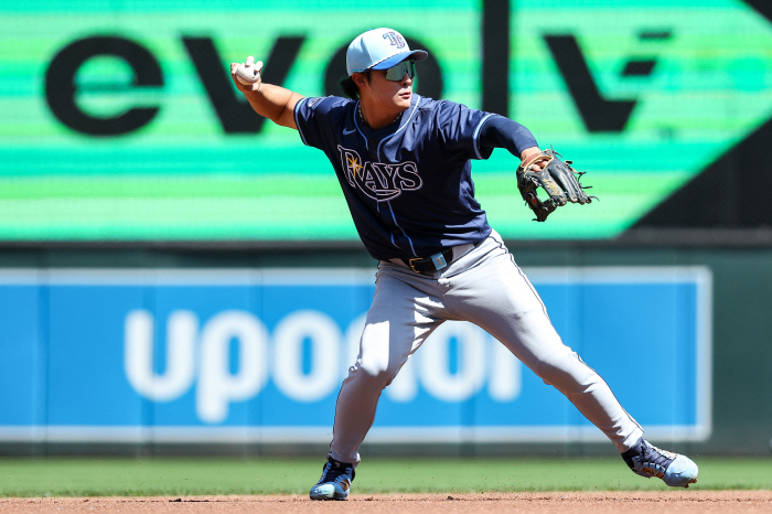 Tampa Bay's manager in the Sotam team is out of his mind, and I hope Kim Ha-sung, who returned after 320 days, is not seriously injured after ordering a double steal...