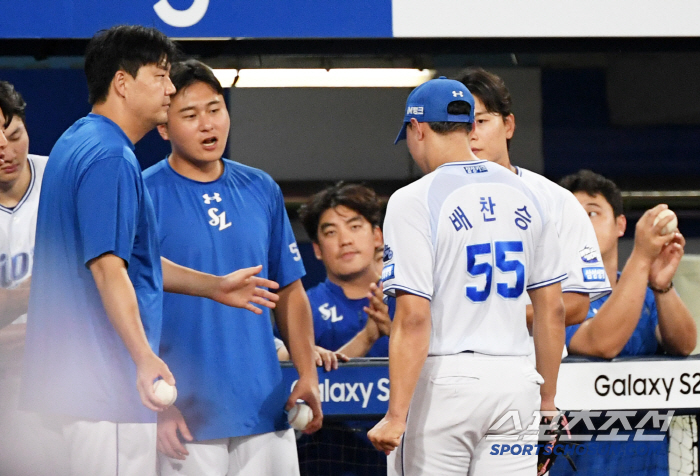 '154km fastball is useless.' BBBBBBBBBBBBBBBBBBB, the rookie who was not zeroed, collapsed