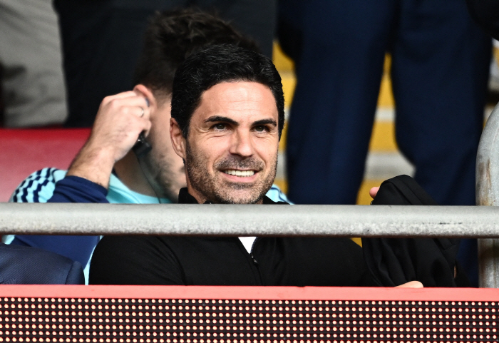 Arsenal head coach Arteta, are you a Chelsea spy?Another attempt to recruit an ambiguous B-list player has reached an individual agreement