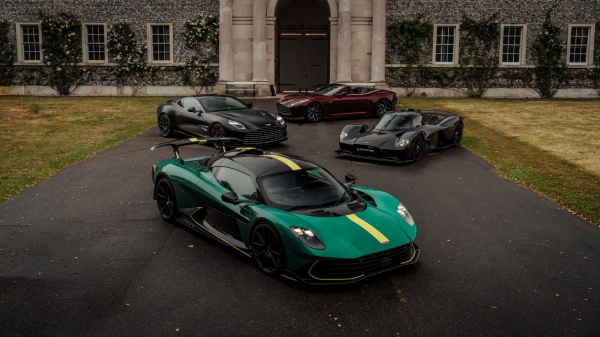 Aston Martin presents dynamic performances at the 2025 Goodwood Festival