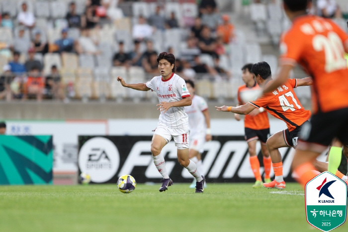 Bucheon has won four consecutive games in 786 days and Ham Sun-woo's own goal to leap to third place with 10 wins over Mars (field review)