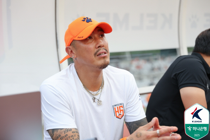 Coach Cha Du-ri, who covered up Ham Sun-woo's own goal, must have done it on purpose, or what a young player must have learned a lot 