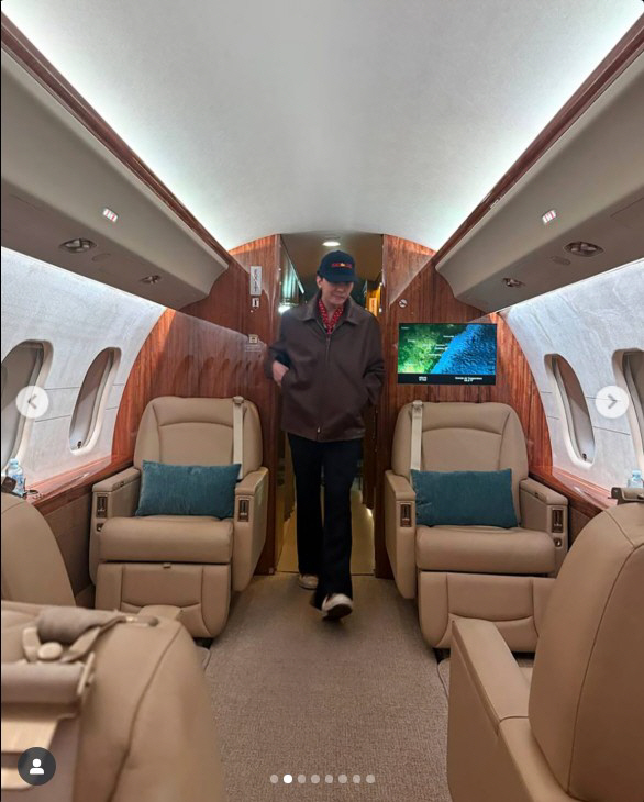 G-Dragon set a private jet  wine atmosphere. Melbourne also received it