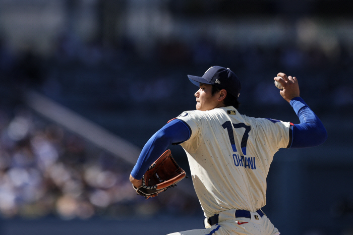 Happy birthday! 3K 162.4km Ohtani 2 scoreless innings, and when replaced, he came from behind to lose LAD 46 HOU like a ghost