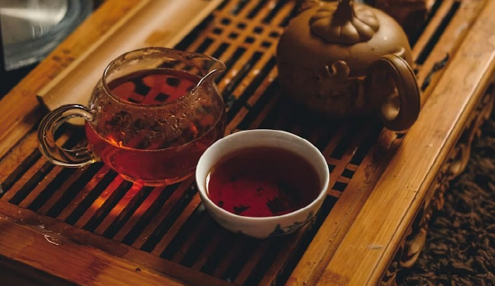 How about a glass of raw maxic acid?Which herbal medicine supplements and relieves thirst in summer?