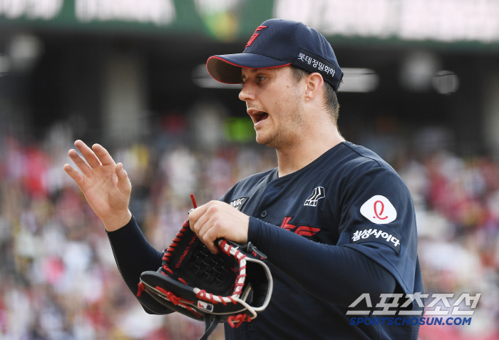 It was not enough, but...Pitcher's clear advantage → Lotte foreigners who answered trust closed the first half with ERA 3.61. 