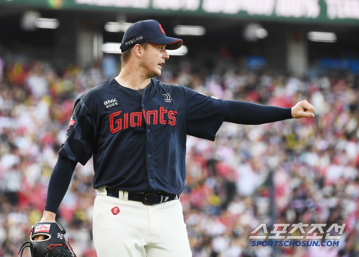 It was not enough, but...Pitcher's clear advantage → Lotte foreigners who answered trust closed the first half with ERA 3.61. 