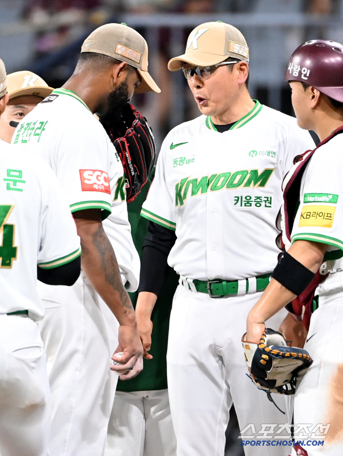 It's really hard This time, it's a pitcher, unfinished bad news for foreigners...All three foreigners who started the season together disappeared