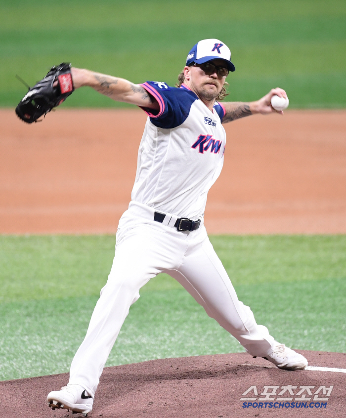 It's really hard This time, it's a pitcher, unfinished bad news for foreigners...All three foreigners who started the season together disappeared