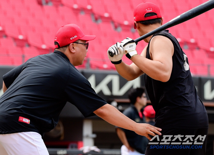 Lee Beom-ho, who is still hungry, and who else is he going to try this hard to make him laugh? 