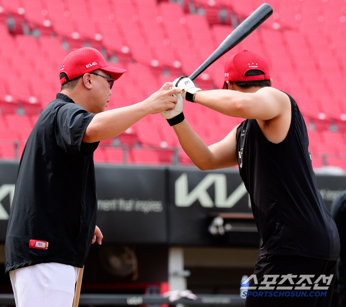 Lee Beom-ho, who is still hungry, and who else is he going to try this hard to make him laugh? 