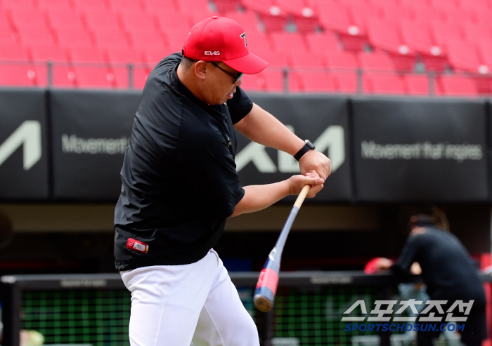 Lee Beom-ho, who is still hungry, and who else is he going to try this hard to make him laugh?