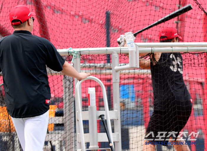 Lee Beom-ho, who is still hungry, and who else is he going to try this hard to make him laugh?