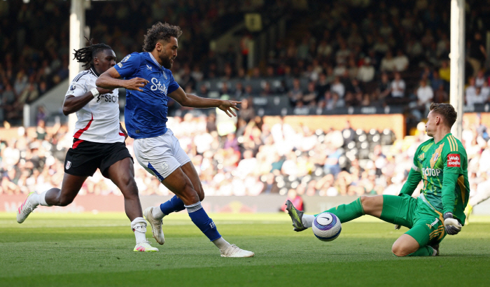 Manchester United, who are looking for FW after being hit by glass, want to leave Everton's Ingerifron