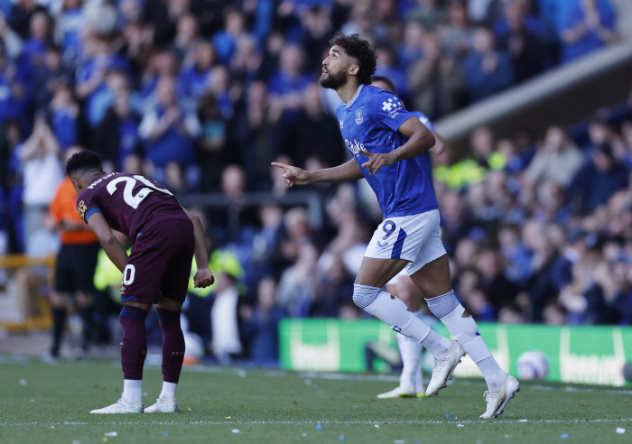 Manchester United, who are looking for FW after being hit by glass, want to leave Everton's Ingerifron