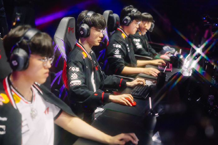  As expected, strong LCK!! Gen.G and T1 made a matchup in the winner's group final
