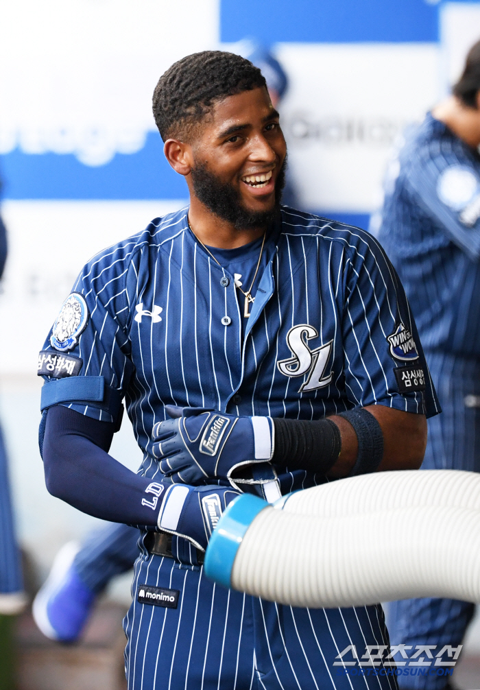  Diaz, another home run hit