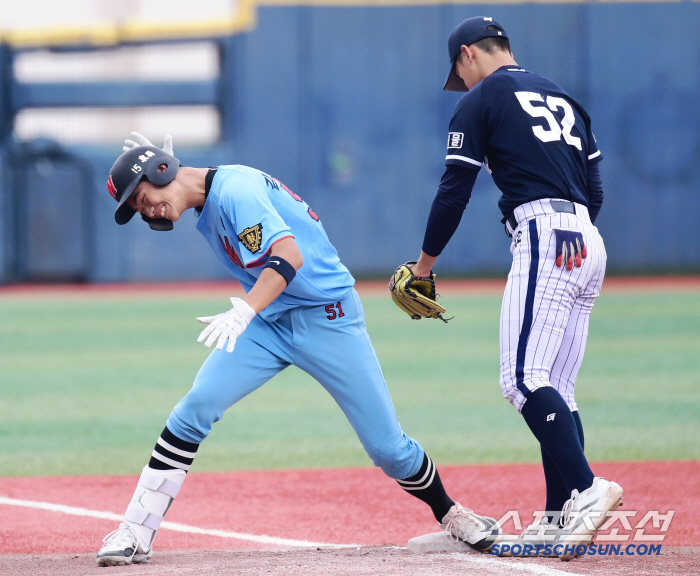 Hwimungo Kim Han-hole's thrilling come-from-behind two-run triple