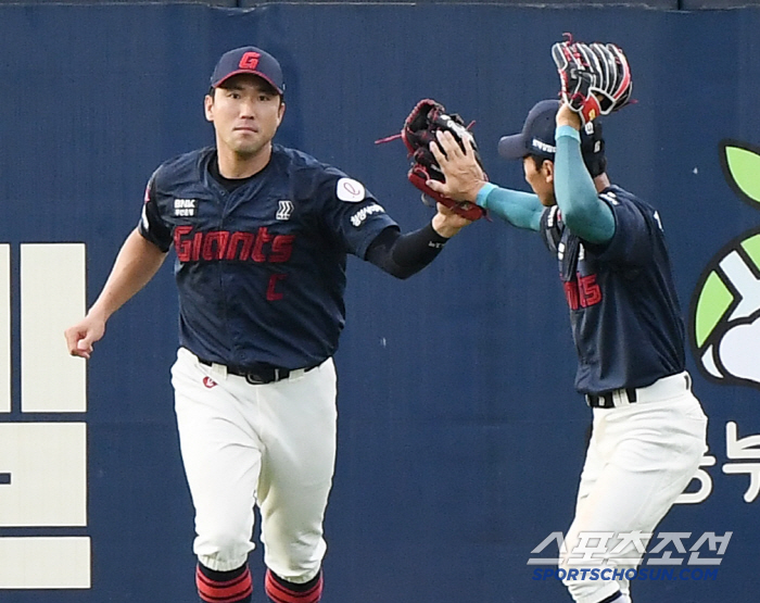  Jeon Junwoo who caught Choi Hyungwoo's ball