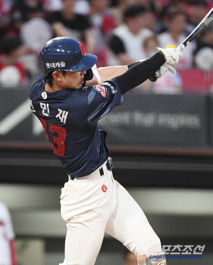  Jeon Minjae hits a timely hit