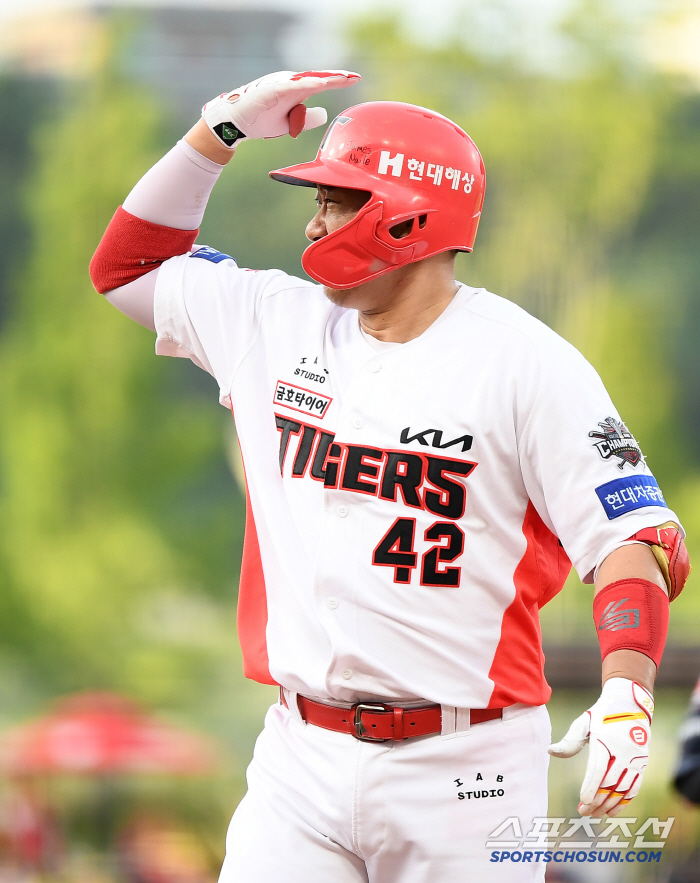  Kim Tae-gun makes a timely RBI
