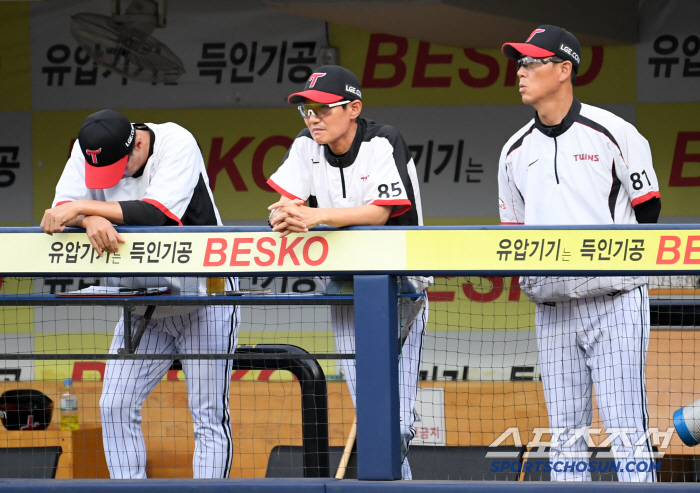  LG manager Yeom Kyung-yeop is on the verge of sweeping