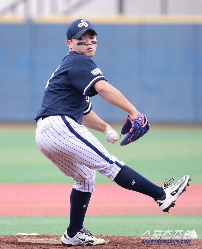  Park Jin-kwon, Park Jin-kwon, pitches against Hwimungoongi in the round of 16