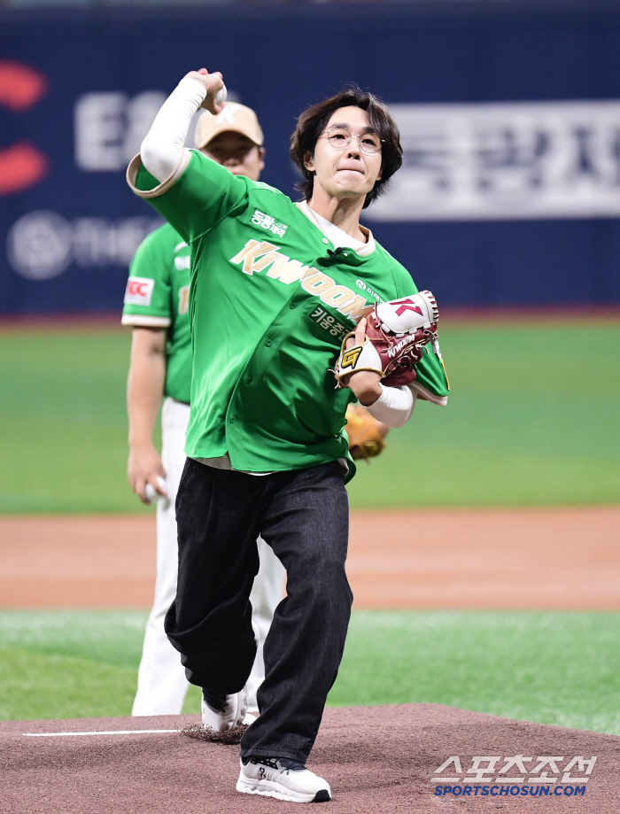  Strong pitching on the mound like Lee Seok-hoon