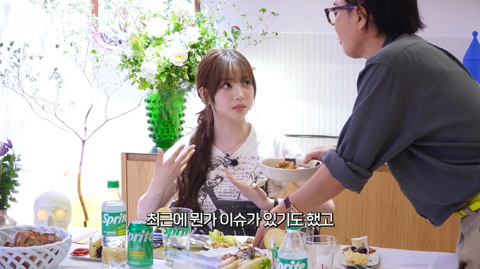  Karina confesses to the political controversy for the first time..I bought the outerwear and uploaded it, but it was hard to avoid the members, too. (Fairy Jaehyung)