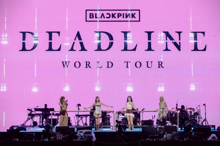  Full group BLACKPINK jumped back up...The reason why I've been Forever Young for 9 years (Roundup)