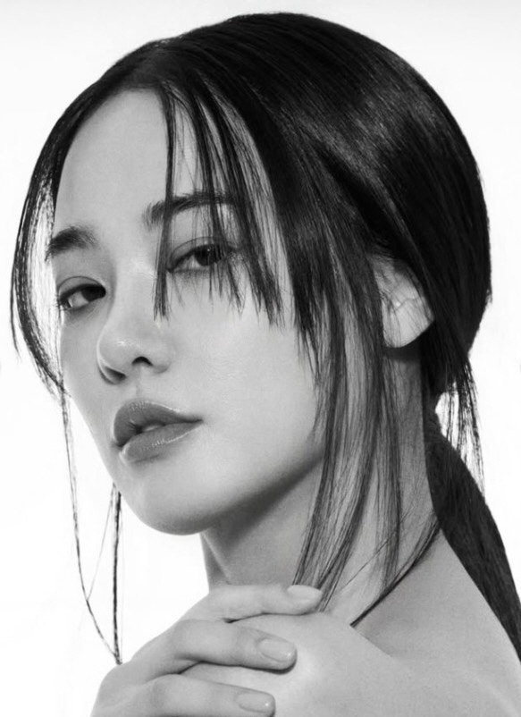 Lee Ju-yeon’s Alluring New Photos Ignite Attention Amid Latest Relationship Rumors
