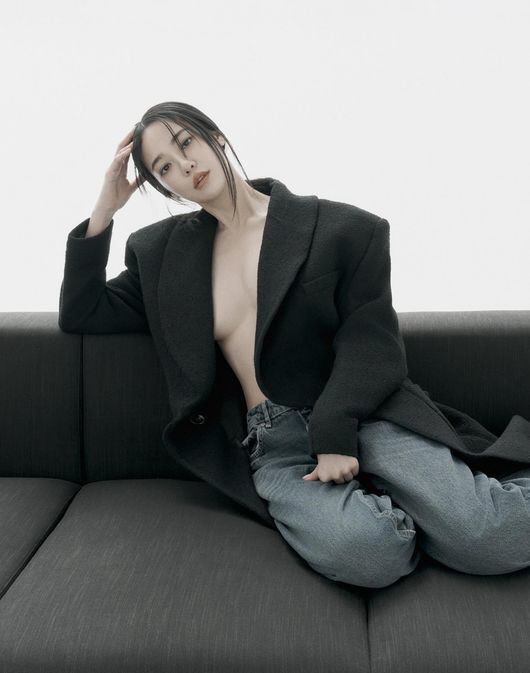 Lee Ju-yeon’s Alluring New Photos Ignite Attention Amid Latest Relationship Rumors