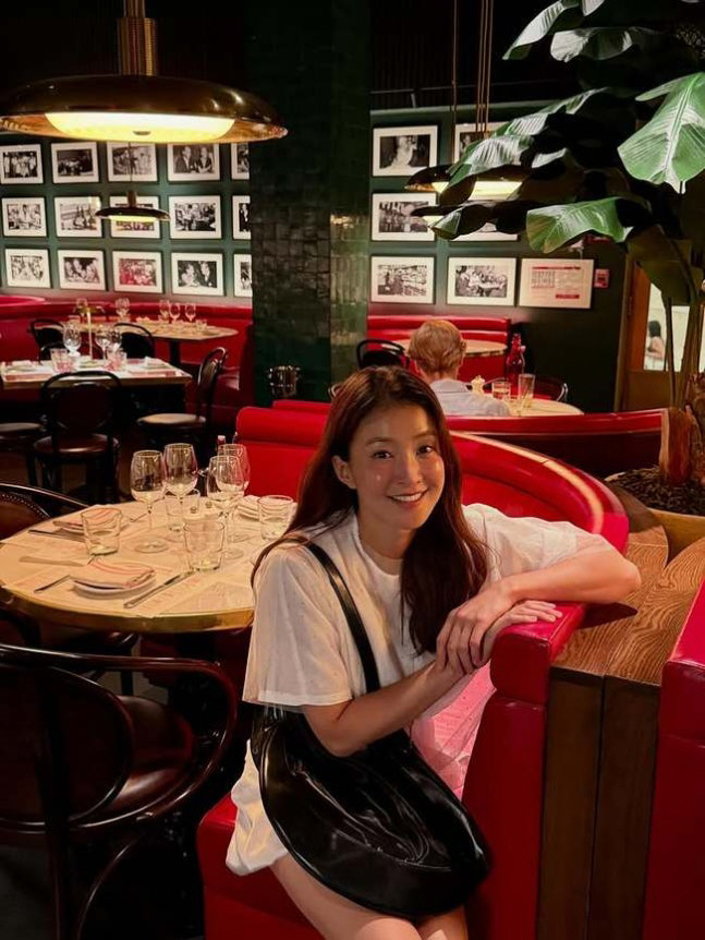  Lee Si-young, life after divorce..The New Yorkers who came back with a smile after a year while going to Hot Place