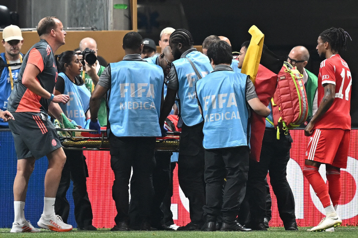 What happened to Donnarumma? Genius Musiala. Munich angry at the fatal injury...Four to five months' absence is inevitable due to a calf fracture