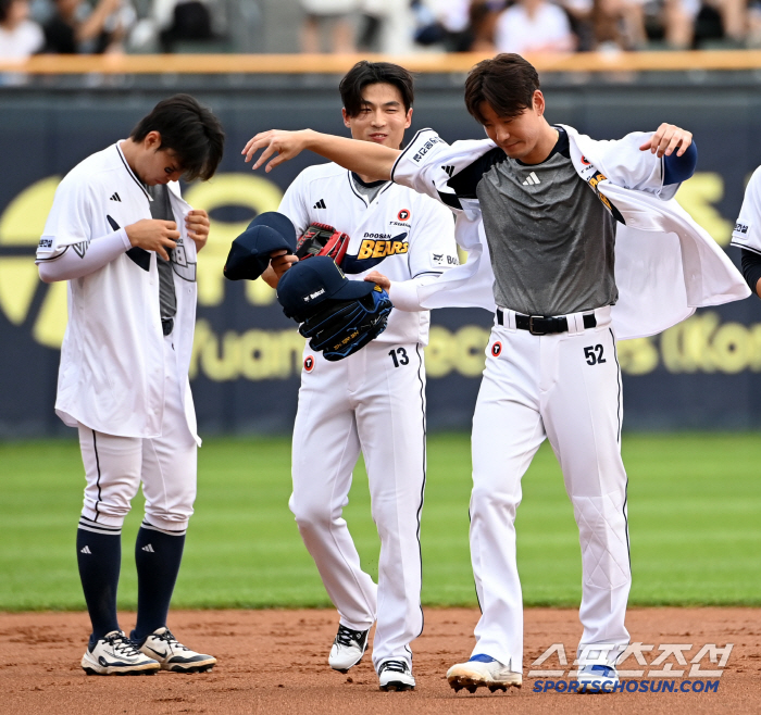 Why did Doosan bother to replace Kim Jae-ho in the middle of the first inning?