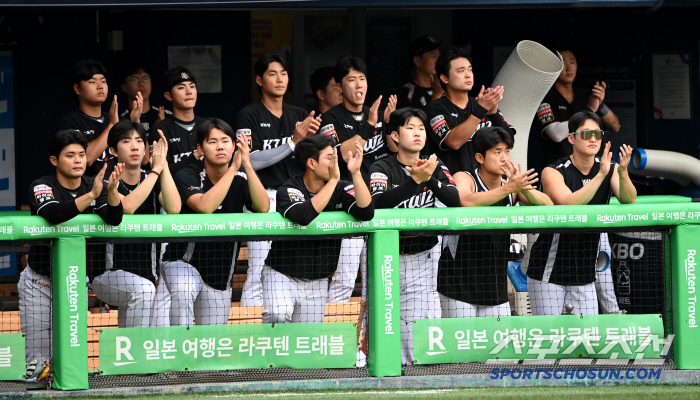 Why did Doosan bother to replace Kim Jae-ho in the middle of the first inning?
