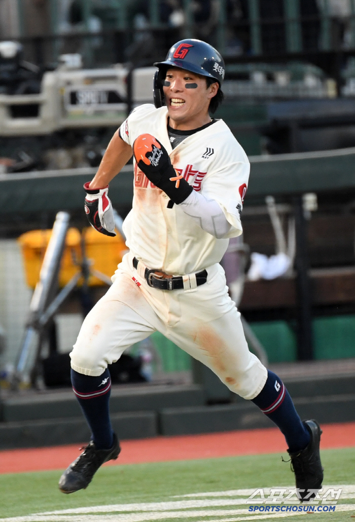 Will Hwang Sung-bin have a place to return? Gums have become teeth, there is no permanent starting player in the professional league