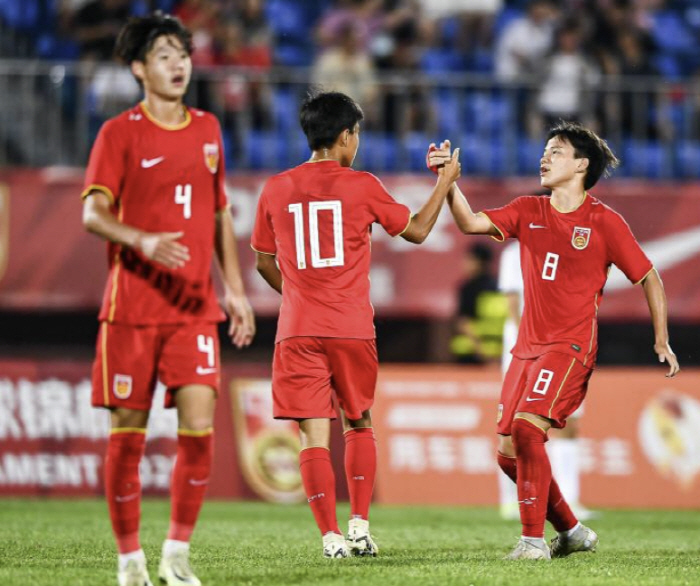 Chinese soccer has finally grown further, Supernova born in 2009 when the brilliant future was destroyed by the national team! Will make a big improvement against the WC countries