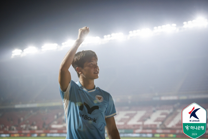 Did the big soccer slope fly away! Hwang Jae-won, a national defender, is on the verge of disappearing from the possibility of advancing to Serie A for the fourth time in history