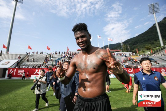  First and second part MVP  top scorer, Shinhwa Malkong of the K League returns to Korea after 7 years → Nest in Ulsan, champion...An explosion of anticipation for a welcome rain in a bone drought