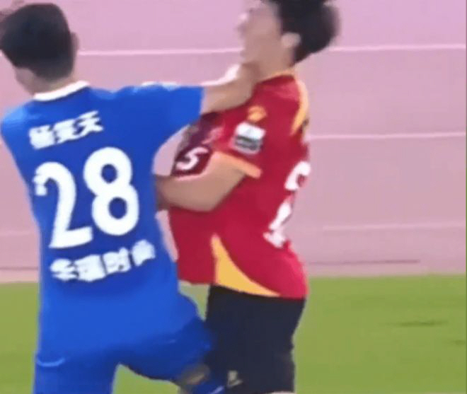 Is this UFC? Violent foul play in China's serious amateur league → Media is also shaking its head, unconventional