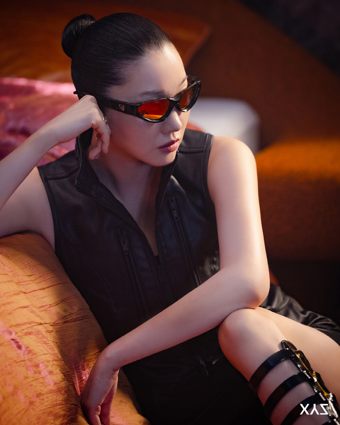 Jang Yoon-ju, it's a heat wave warning..All Bag → Leather Pants Strong Unnie Full Clothes Revealed