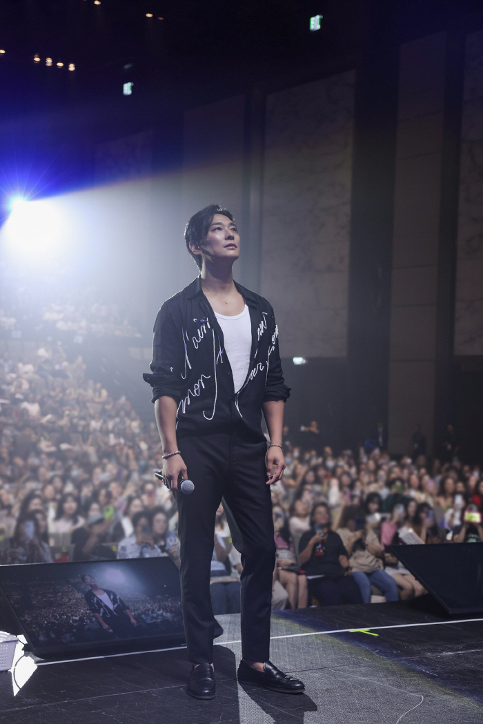 Joo Ji-hoon met 2,000 Bangkok fans in person..Repaying good works as an actor
