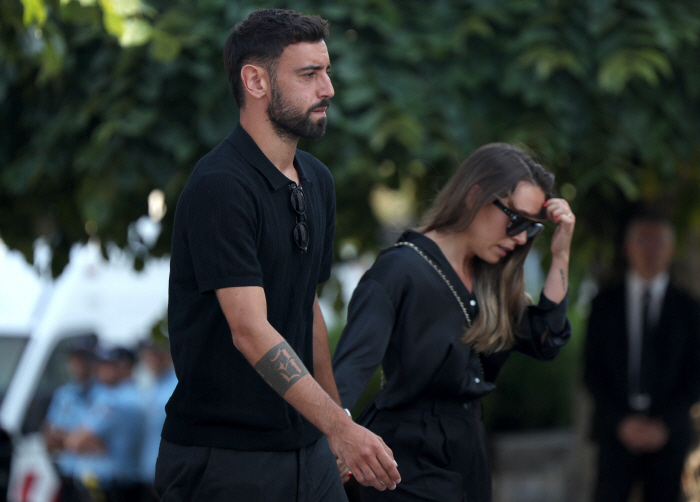Jota Tragic Death → Portugal Football All-Stop Manchester United to attend funeral Bfe → Dalot Special Vacation...Liverpool call-up postponed, tearful shock