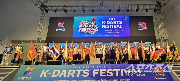 K darts, amazing! 3,500 people from all over the world who are obsessed with darts, Incheon Songdo Unjip, K-Dart Festival Seonghwang Top Ranker Han Woong-hee, and Top Ranker Gates, thumbs up!