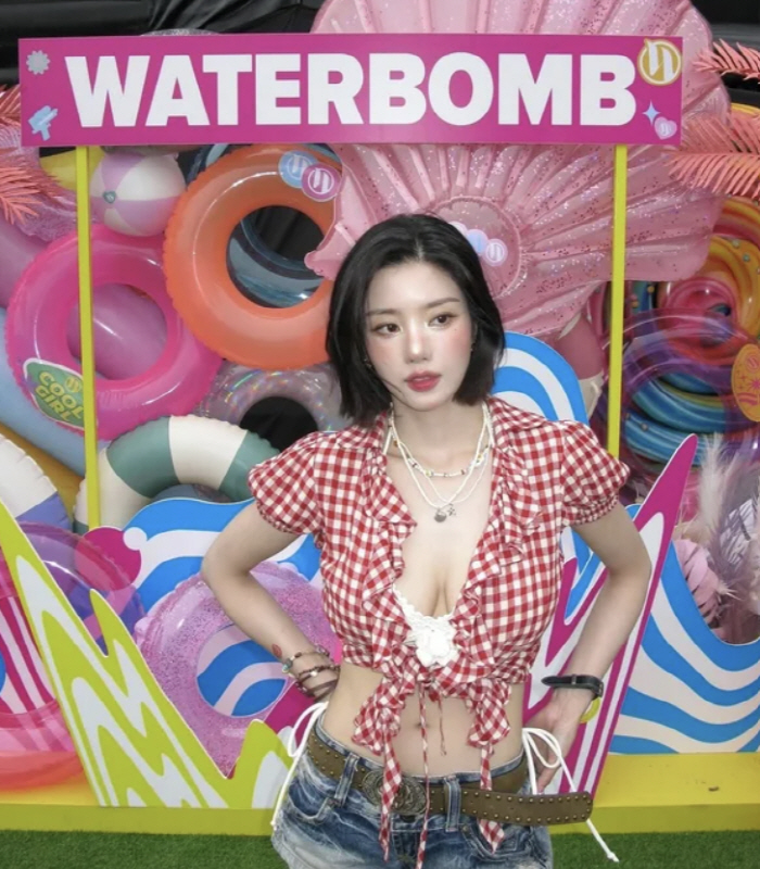 Kwon Eun-bi, you deserved to be the owner of 2.4 billion buildings...The determined water bomb went off again! 2 million views for Beyonce's fan cam. 