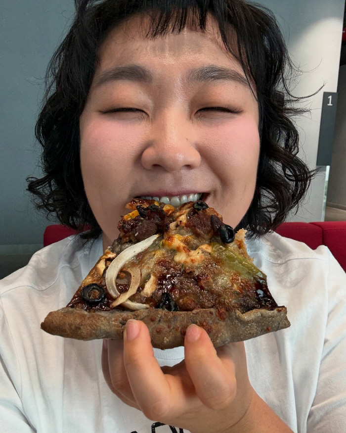 Lee Suji, actress' (calorie bomb) diet...I guess she's taking care of her