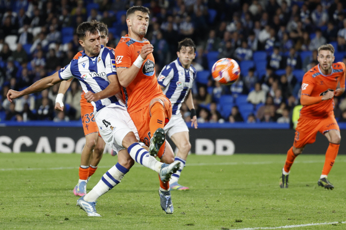  Arsnull, Subimendi! Successfully strengthened the midfield! The next target is Norgaard