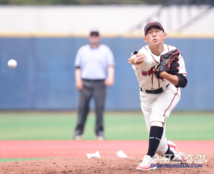  Deoksu High School, Seo-jun, Cheongryonggi, Jinyoung High School. Strong pitching